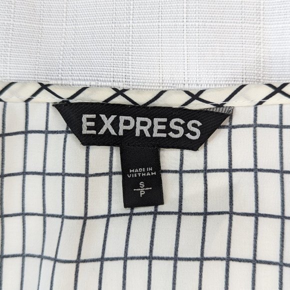 Express White and Black Top‎ S - Picture 2 of 3
